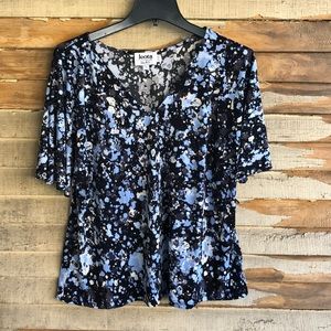 Boxy flutter sleeve top